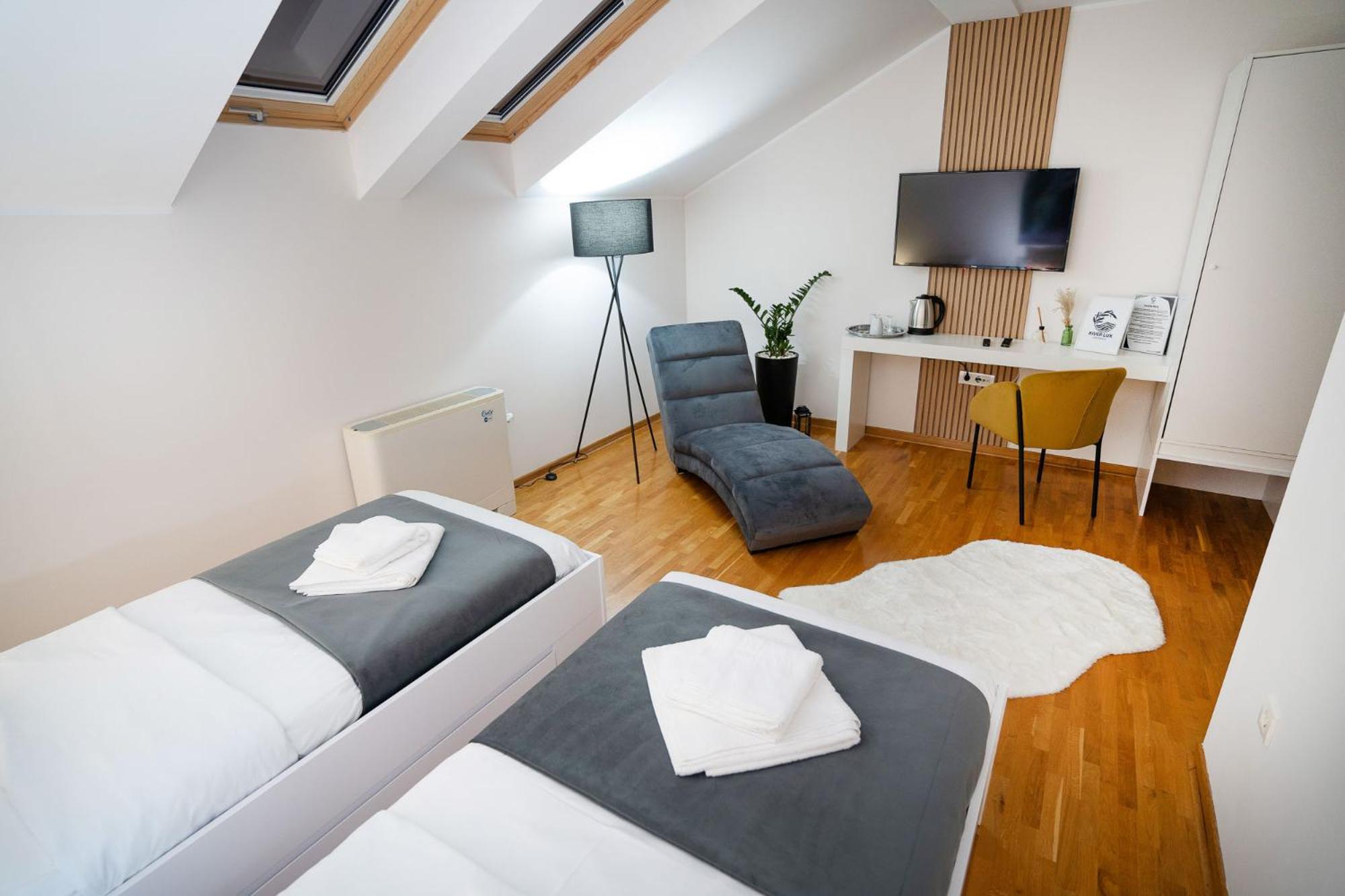 Mini Hotel Riverlux Apartments Backa Palanka Bagian luar foto